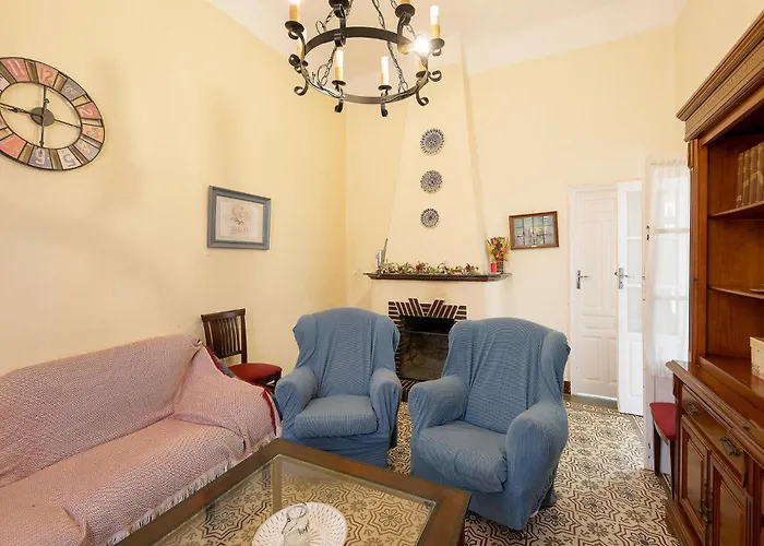 Lovely Home In Sevilla With Kitchenette